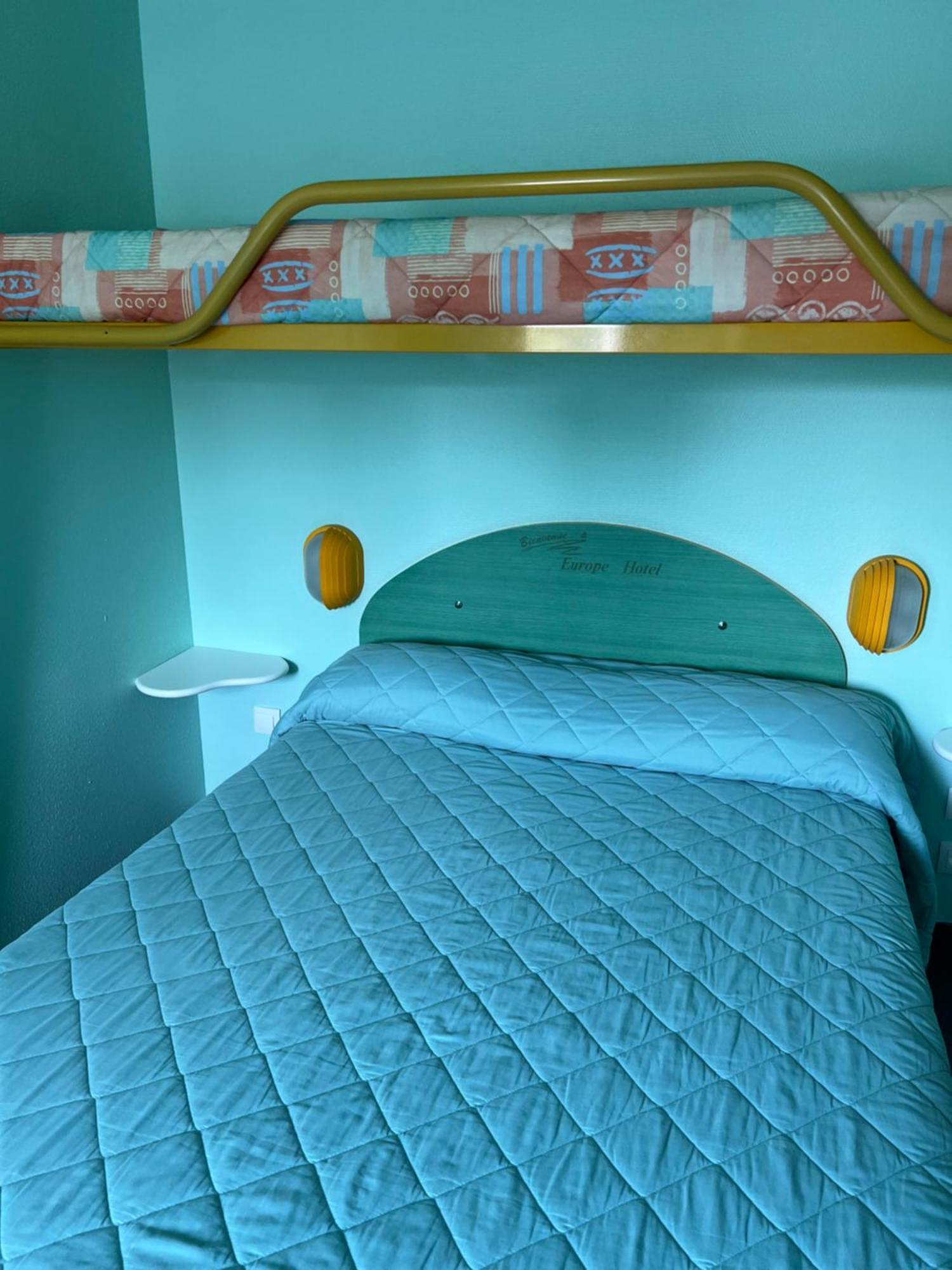 Europe Hotel Варен Возел Екстериор снимка