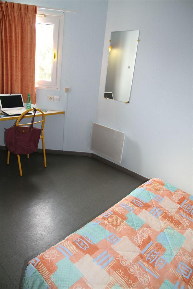 Europe Hotel Варен Возел Екстериор снимка
