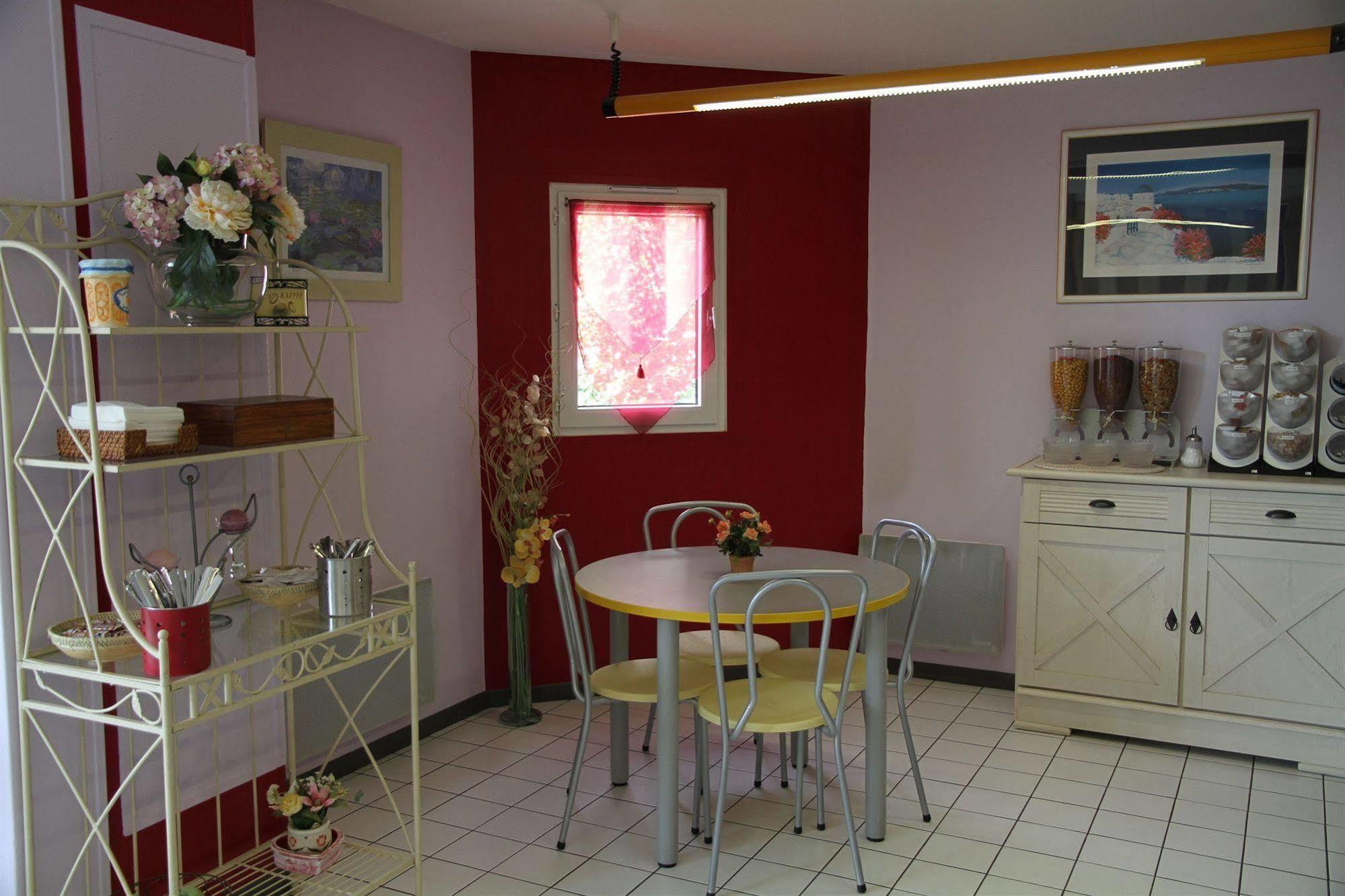 Europe Hotel Варен Возел Екстериор снимка